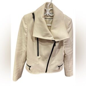 DKNY cream jacket size 8. This jacket has been worn but In excellent condition.